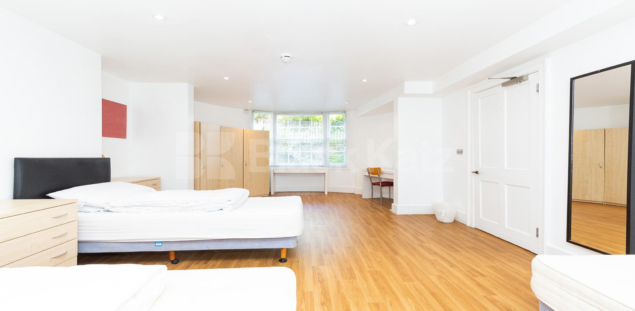 			HUGE 5 BED 4 BATH IN WC1!, 5 Bedroom, 1 bath, 1 reception Flat			 Bedford Place, BLOOMSBURY